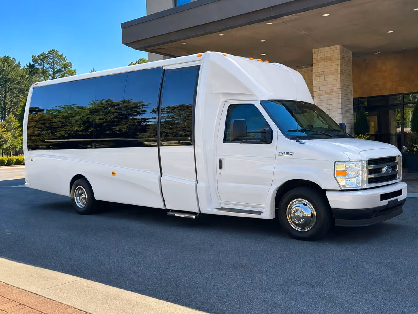 15 passenger minibus