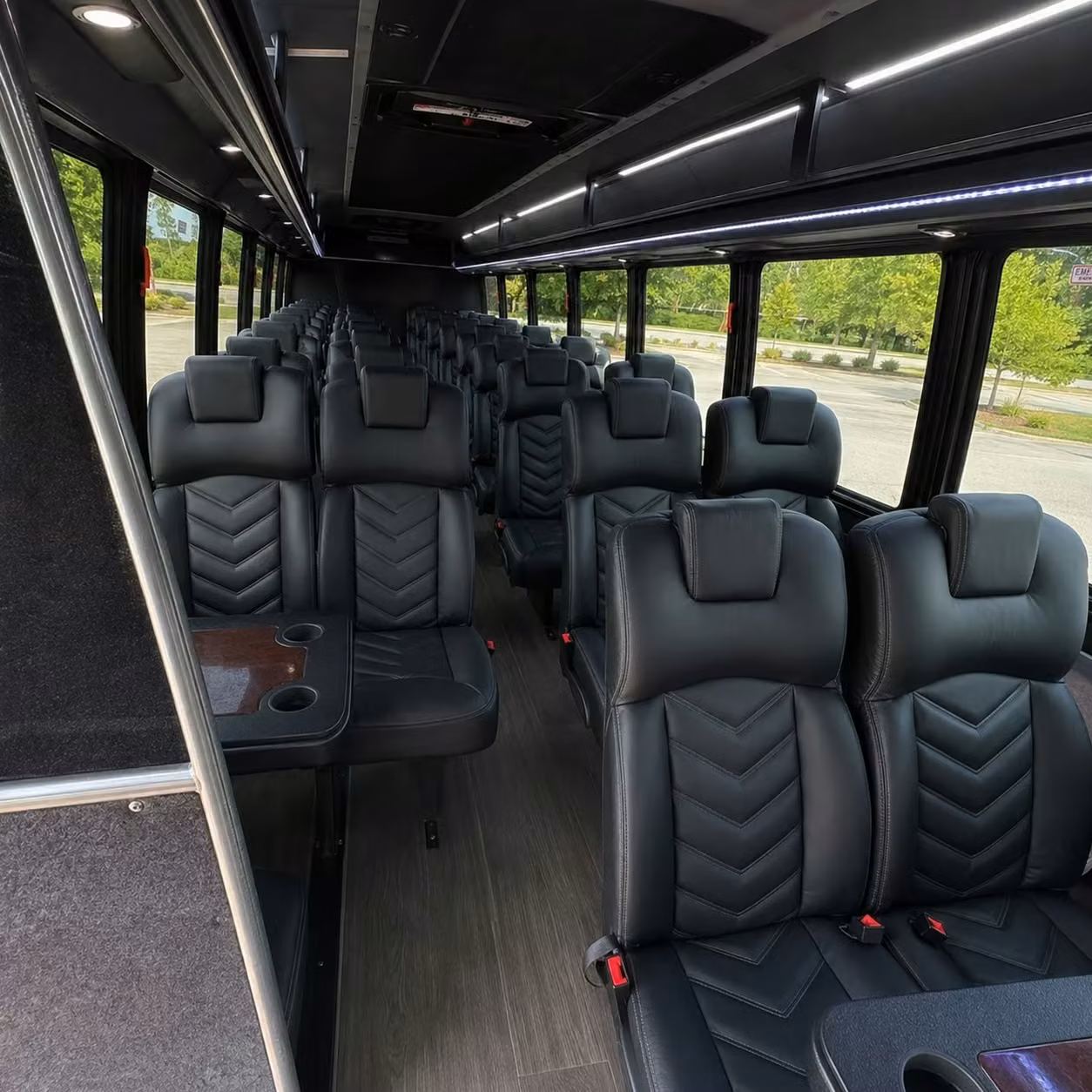 minibus rentals for student groups visiting discovery cube los angeles from rancho cucamonga